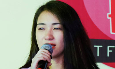 Quán quân Học viện Ngôi sao 2014 từng nhiều lần đăng ảnh thể hiện mối quan hệ tình cảm giữa mình với cầu thủ Công Phượng.