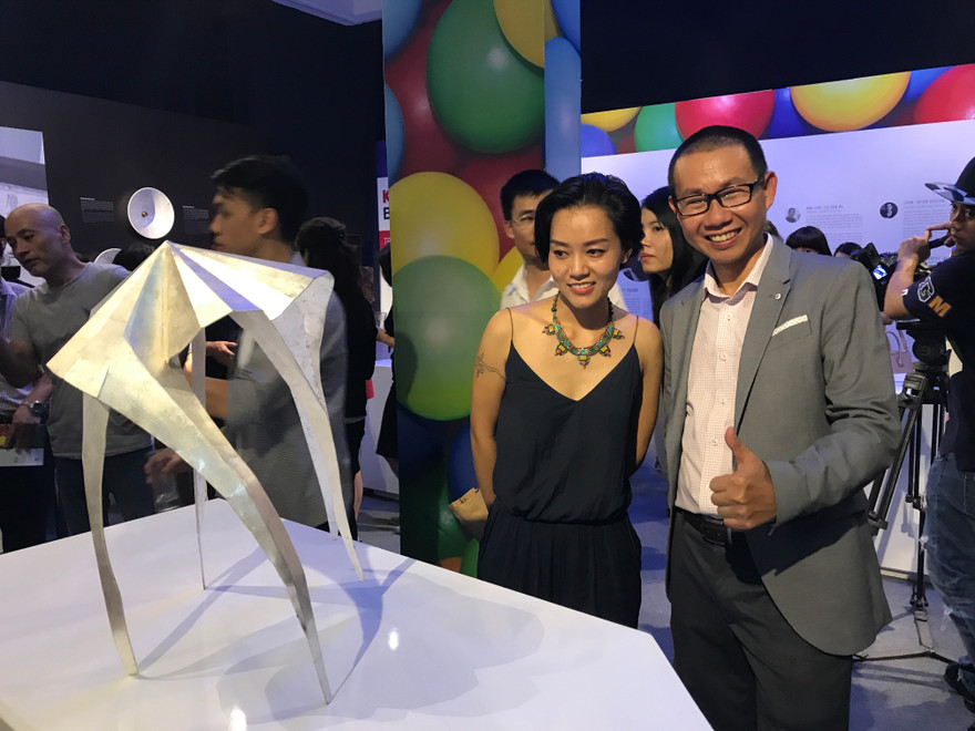 Nghệ sĩ trẻ Lập Phương và tác phẩm Mẹ tròn - Con vuông.