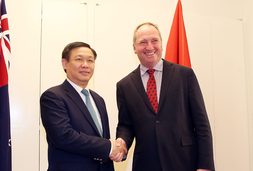Phó Thủ tướng Vương Đình Huệ và Quyền Thủ tướng Ausatralia Barnaby Joyce.
