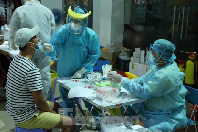 Sở Y tế TPHCM nói gì về việc xét nghiệm COVID-19 theo yêu cầu, có thu phí?