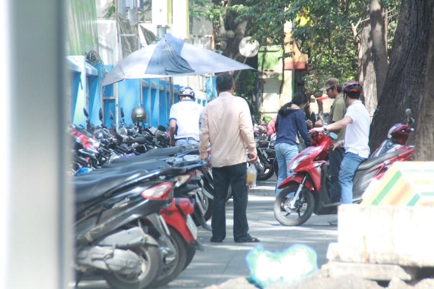 Sau yêu cầu đình chỉ của ông Đoàn Ngọc Hải, các bãi xe 'vua' giờ ra sao?