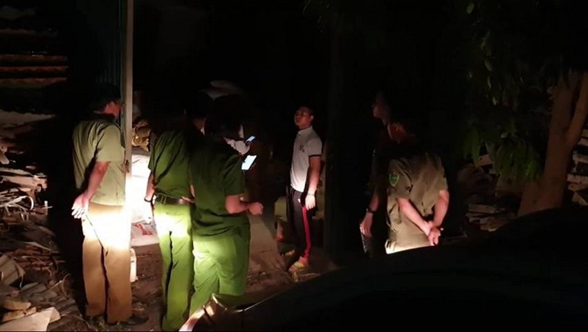 Video: Cận cảnh 3 tấn phụ gia Trung Quốc chuyên để chế biến bim bim, bánh kẹo