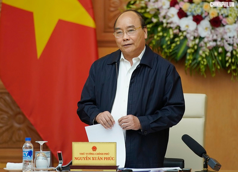 Thủ tướng nghe các chuyên gia "hiến kế" phát triển kinh tế đất nước. 