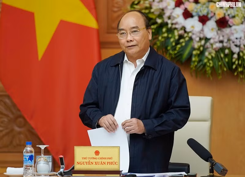 Thủ tướng nghe các chuyên gia "hiến kế" phát triển kinh tế đất nước. 