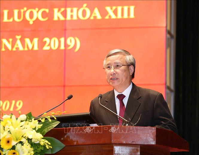 Thường trực Ban Bí thư Trần Quốc Vượng phát biểu tại hội nghị (ảnh TTXVN)