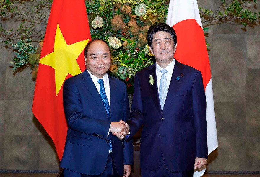 Thủ tướng Nguyễn Xuân Phúc hội đàm với Thủ tướng Abe Sinzo. (ảnh Q.H)