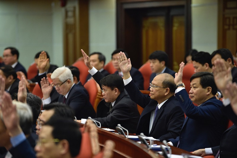 Trung ương lấy phiếu tín nhiệm các Uỷ viên Bộ Chính trị, Ban Bí thư trong ngày làm việc đầu tiên (ảnh N.B)