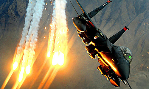 Chiến đấu cơ Mỹ sẽ phóng tên lửa cảnh báo trước khi ném bom vào mục tiêu IS. Ảnh minh họa: USAF