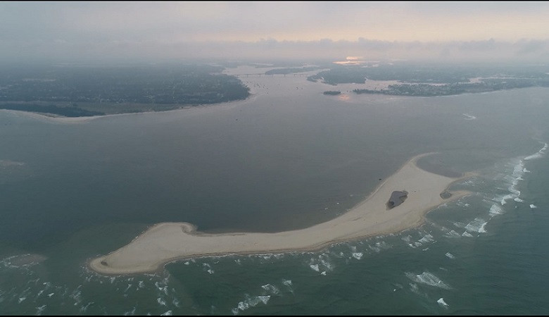 Cận cảnh đảo cát dài hơn 3 km xuất hiện ở cửa biển Hội An