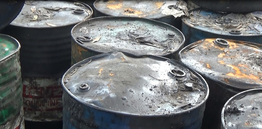 Đột kích cơ sở nấu dầu nhớt, xả thải trực tiếp ra môi trường