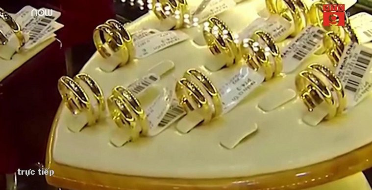 Vàng mua trong ngày vía Thần Tài có được bán không?