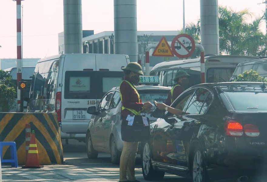 Trạm thu phí BOT Hà Nội – Bắc Giang ảnh: Sỹ Lực 