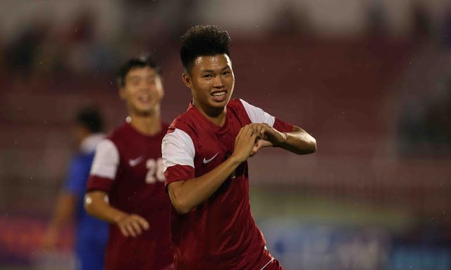 Tiền đạo Văn Thành bất ngờ dính chấn thương