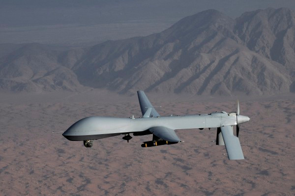Một máy bay không người lái MQ-1 Predator (Ảnh: Reuters)