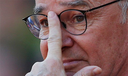 Raneri xúc động khi Leicester của ông chiến thắng và tiến gần chức vô địch Ngoại hạng Anh hơn lúc nào hết. Ảnh: Reuters.