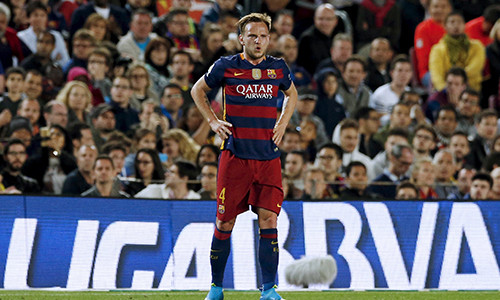 Barca đang tuột dốc sau một thời gian dài căng sức trên mọi mặt trận. Ảnh: Reuters.