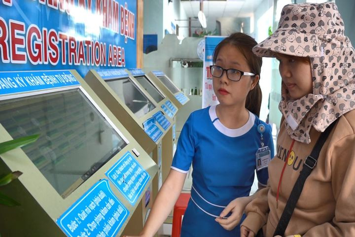 Sổ khám chữa bệnh bằng giấy bắt đầu bị xóa bỏ