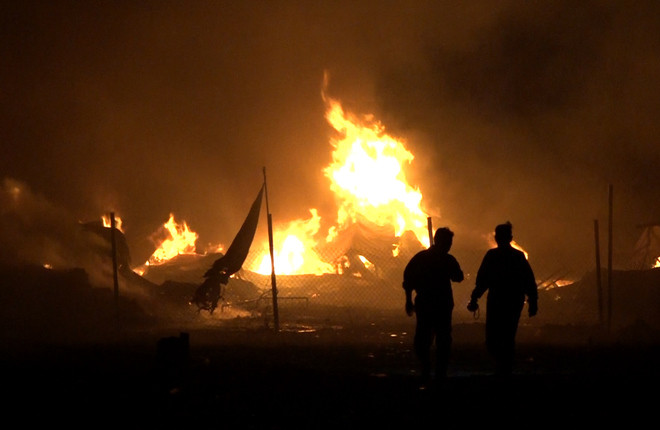 Kho vải ở Sài Gòn cháy suốt hơn 4 tiếng trong đêm