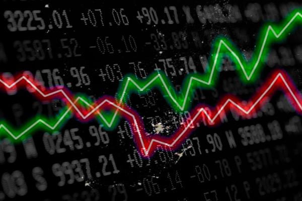 Dòng tiền mất hút, thanh khoản HoSE chạm đáy 2 năm