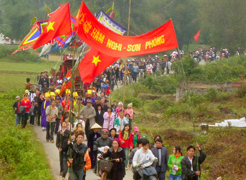 Hàng năm, cứ mùng 7 Tết, người dân xã Phú Gia thường tổ chức lễ hội rước bảo vật, tưởng nhớ công ơn của vua Hàm Nghi. 