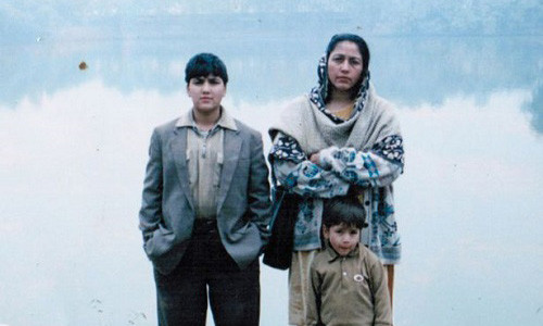 Maria Toorpakai (ngoài cùng bên trái) giả trai để thực hiện ước mơ trở thành vận động viên. Ảnh: The New Day