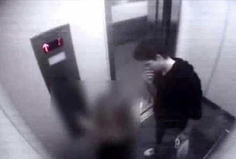 VIDEO: Công an bày cách đối phó yêu râu xanh trong thang máy