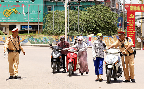  Lãnh đạo Cục CSGT cho rằng việc trưng dụng phương tiện giao thông trên đường không phải là quy định mới và chỉ áp dụng trong trường hợp cấp bách, khẩn cấp, nguy hại đến an ninh trật tự. Ảnh minh họa: Bá Đô