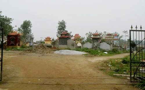 Nghĩa trang núi Đún, nơi xảy ra vụ đào mộ, đánh cắp xương bã chè. Ảnh: Lê Hoàng. 