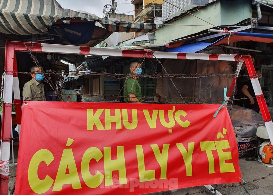 Thủ tướng: Có thể áp dụng biện pháp cao hơn Chỉ thị 16 để ngăn dịch lây lan