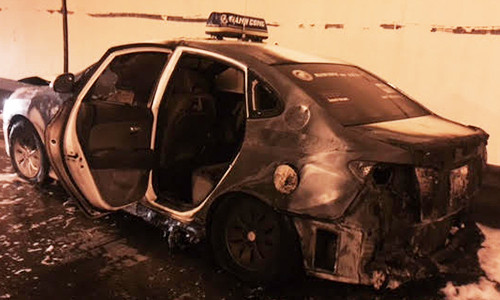 Đóng hầm Hải Vân 80 phút vì xe taxi bốc cháy