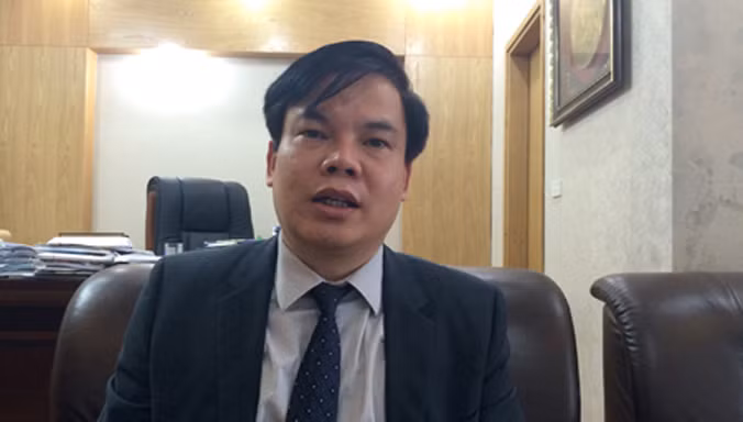 Ông Lê Đình Vinh trao đổi với PV Dân trí (Ảnh: Thế Kha)