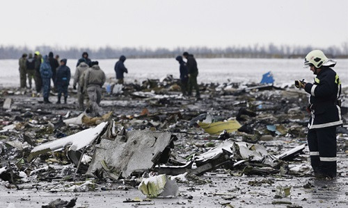Hiện trường vụ rơi máy bay ở Nga hôm 20/3. Ảnh: Tass