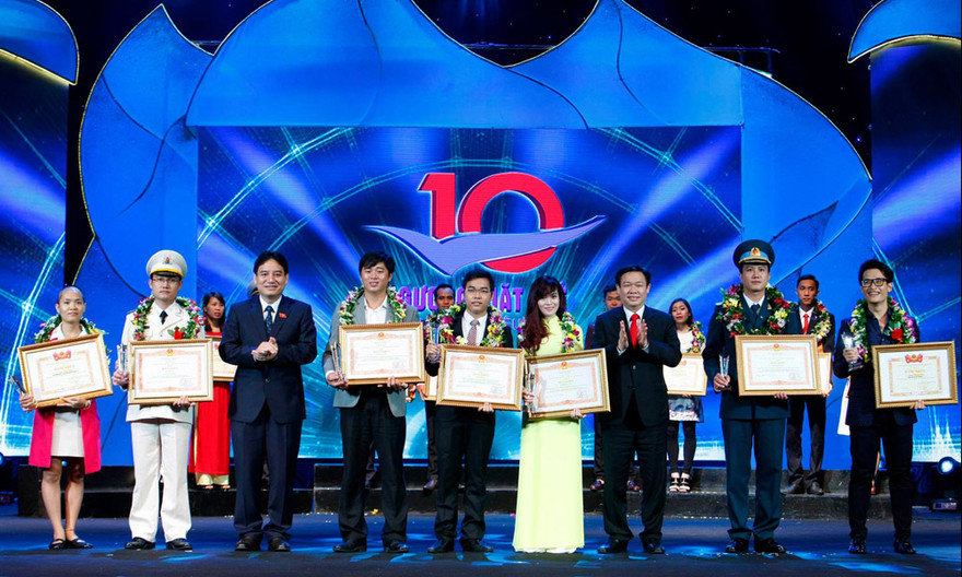 Trao giải cho 10 Gương mặt trẻ Việt Nam tiểu biểu năm 2015