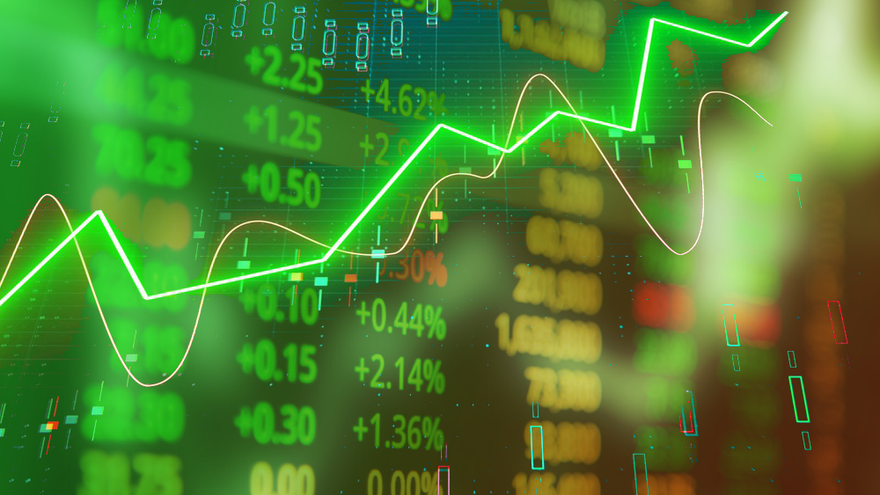 Chứng khoán đồng loạt tăng điểm, 57 cổ phiếu bị tạm dừng giao dịch từ nay đến 26/7