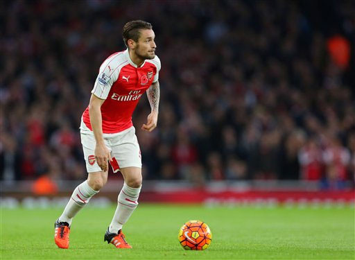 Debuchy khó có thể cạnh tranh suất đá chính ở Arsenal