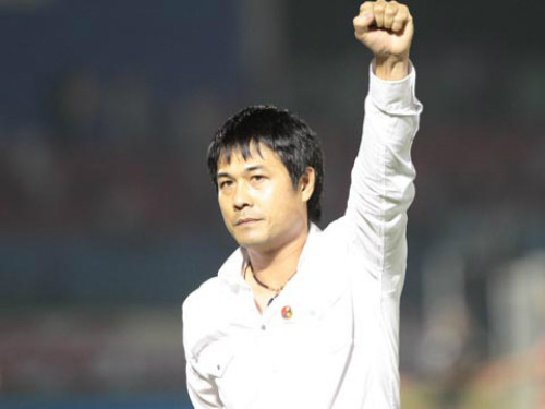 Sau khi chia tay Sông Lam Nghệ An, HLV Hữu Thắng vẫn chưa nhận lời dẫn dắt đội bóng nào dù có không ít đề nghị bạc tỷ.