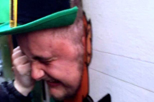 Phút hú vía của du khách Anh vào ngày sinh nhật. Ảnh: Mirror