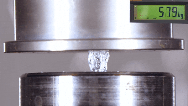 Viên kim cương thô khiến máy ép thủy lực 100 tấn phải 'khổ sở'