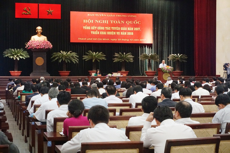 Hơn 10.000 người tác chiến trên mạng, đấu tranh luận điệu sai trái