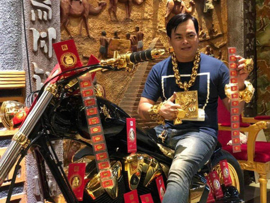 Quán karaoke dính ma túy, 'đại gia nghiện vàng' có vô can?