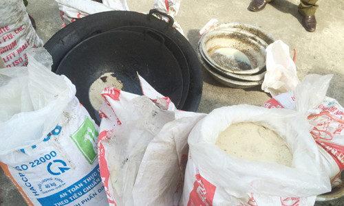 Tang vật mỡ bẩn. Ảnh: Công an Thanh Hóa