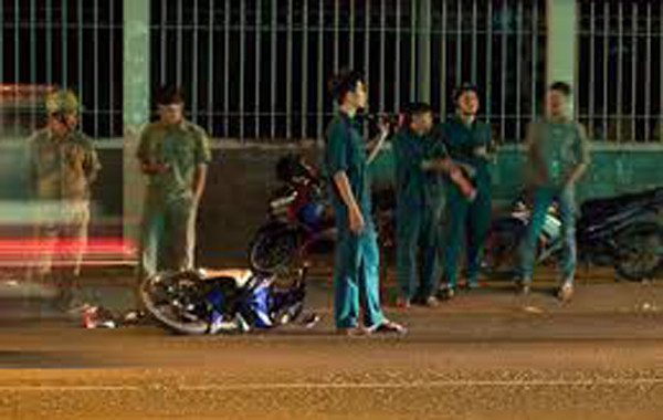 Sợ gặp CSGT, thanh niên bỏ chạy tông chết cháu bé 4 tuổi 