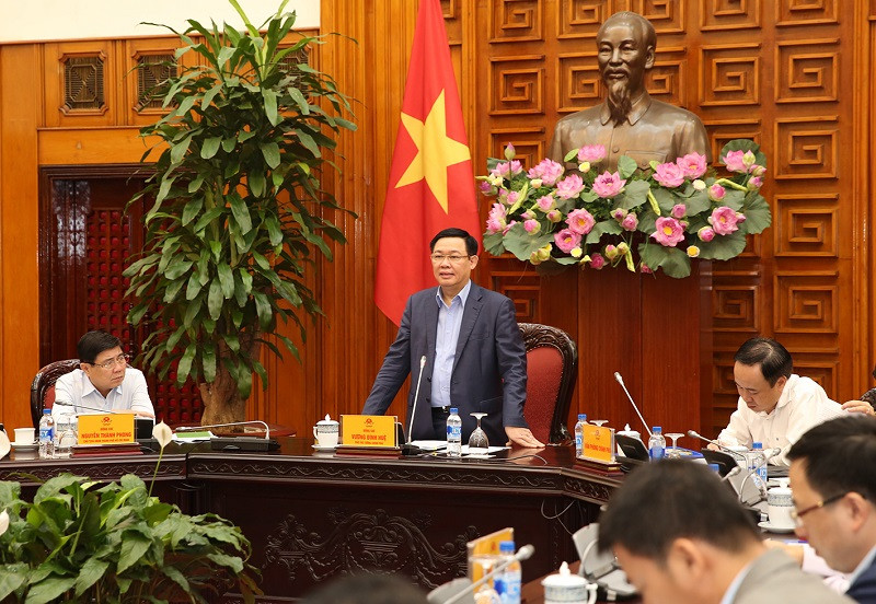 Phó Thủ tướng Vương Đình Huệ chủ trì cuộc họp về CPH DNNN của TP. HCM