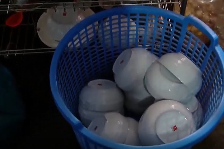 Rùng mình khi tận mắt chứng kiến các nhà hàng, quán ăn phục vụ lễ hội