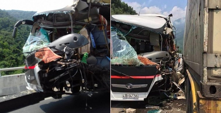 Clip: Đầu xe khách nát bét sau cú đấu đầu container ở Đà Nẵng