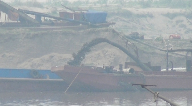 tình trạng cát tặc lộng hành ở Vĩnh Phúc