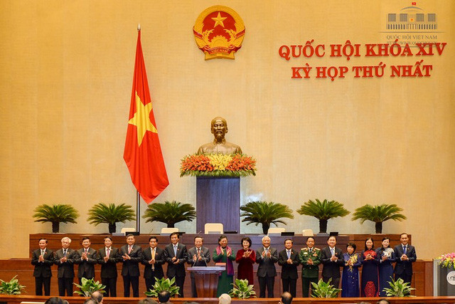 Bộ máy lãnh đạo các cơ quan Quốc hội khoá XIV chính thức ra mắt Quốc hội. (Ảnh: Quochoi.vn)