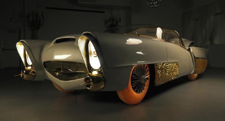 Cận cảnh siêu xe cổ dát vàng 24k