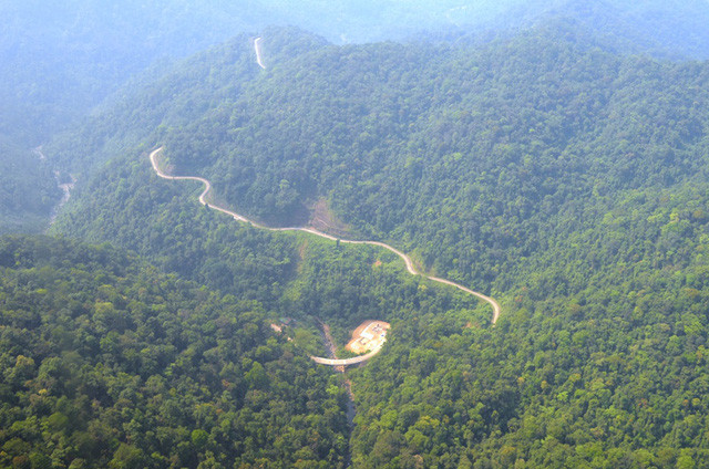 Một khu vực tại VQG Phong Nha - Kẻ Bàng nhìn từ trên cao