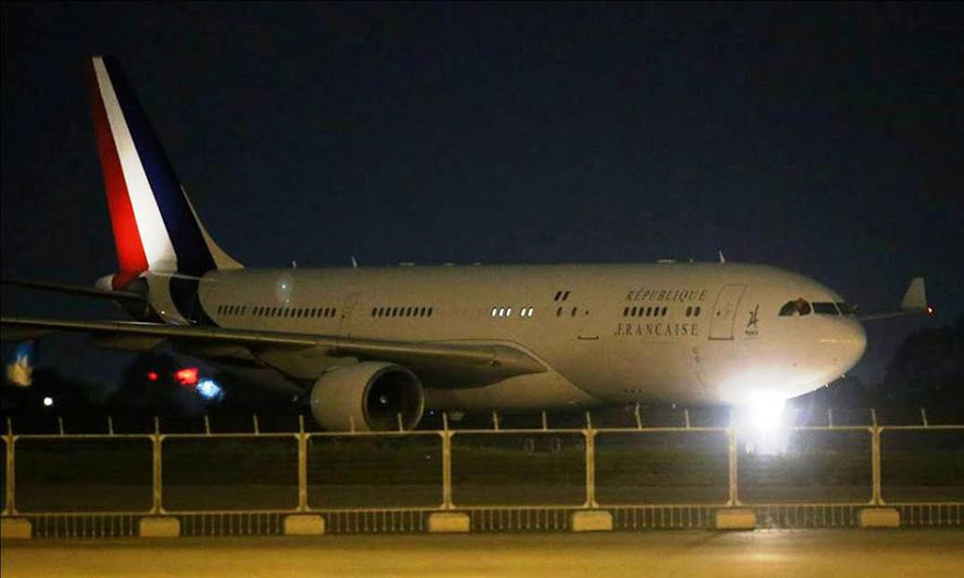 Chuyên cơ của Tổng thống Pháp đến TP HCM.